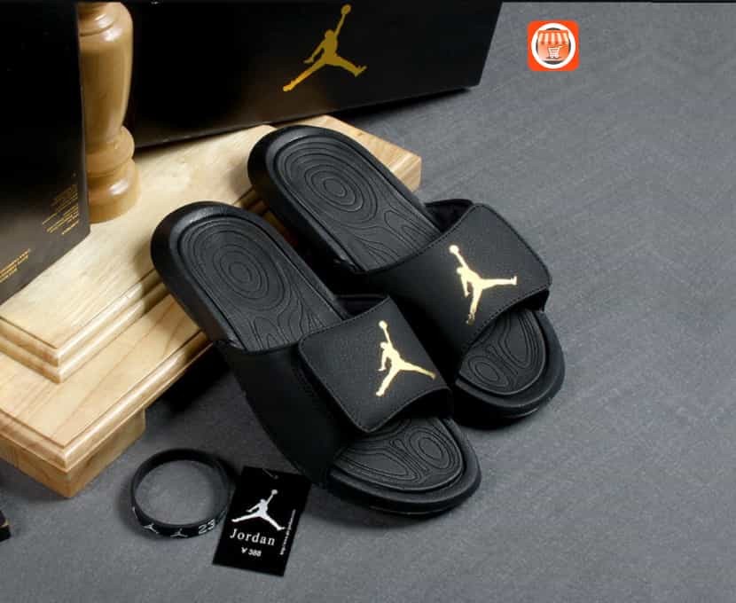 Original JORDAN HYDRO Nike Air Jordan Sandales Chaussures sport pantoufles  hommes et femmes Noir size (40-41-42-44) | 160,000 GNF.