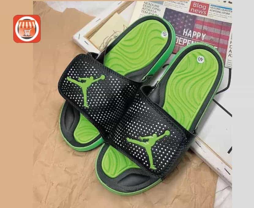 JORDAN Nike Air Jordan Sandales rétro Chaussures sport pantoufles hommes et  femmes Vert -Noir | 220,000 GNF.